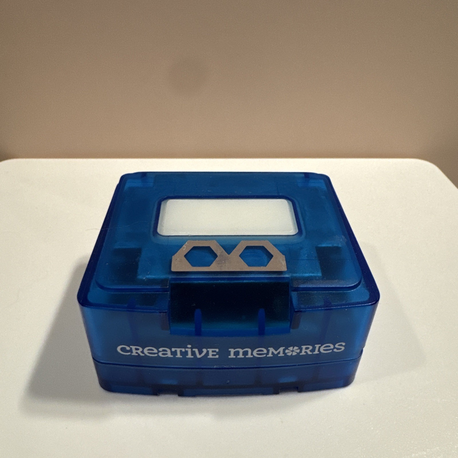 Creative Memories Border Maker Punch Hexagon Scrapbooking Card making Crafting