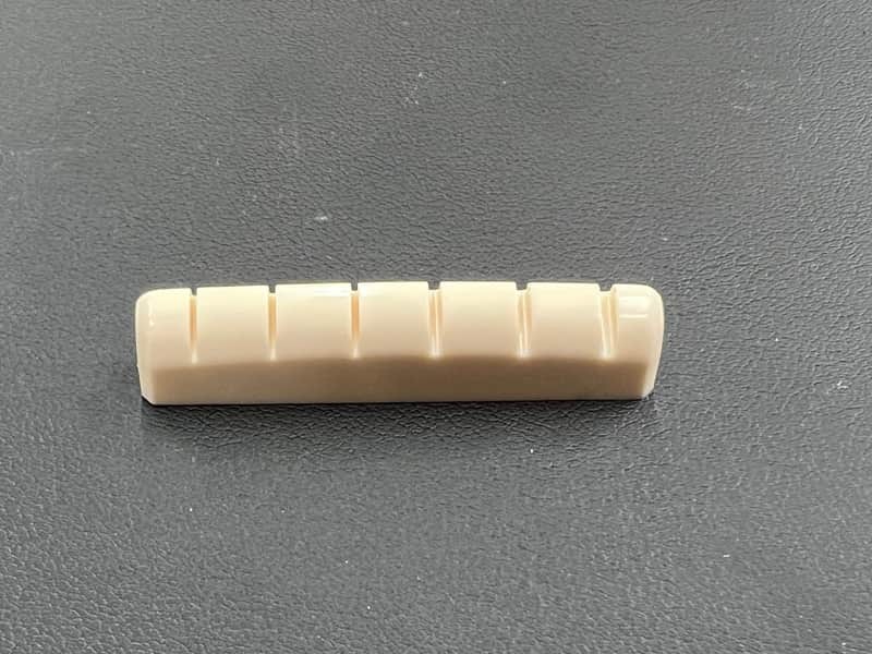 Folk W.D. Guitar Nut