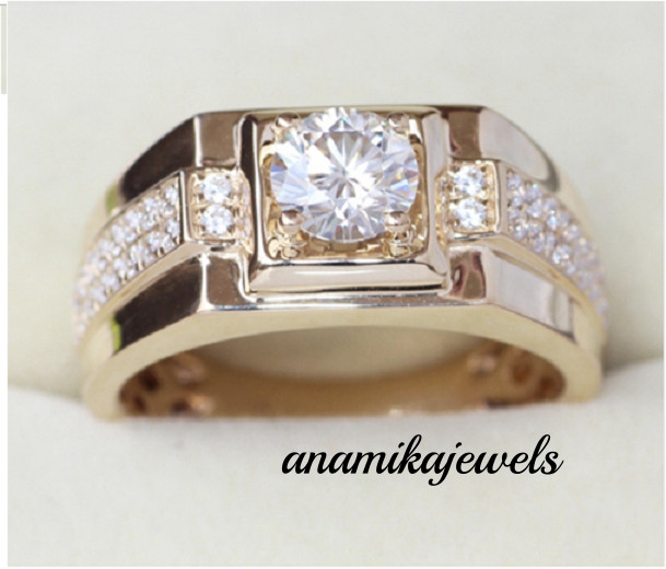 Lab-Created 3CT Round Cut VVS1 Diamond Men's Wedding Ring 14K Yellow Gold Finish