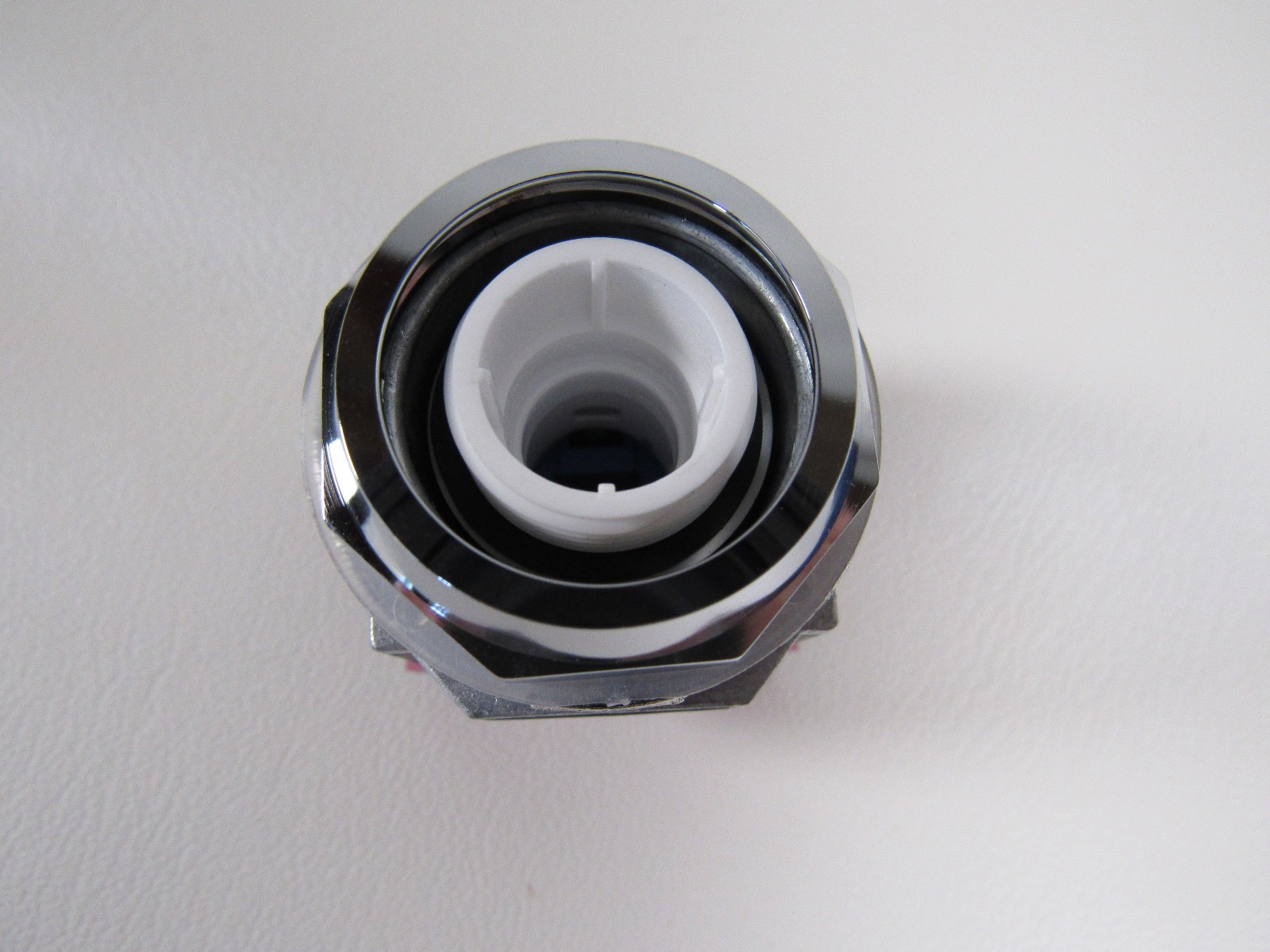 IDEC AYD311NUR Push-Pull 40mm E-Stop Button