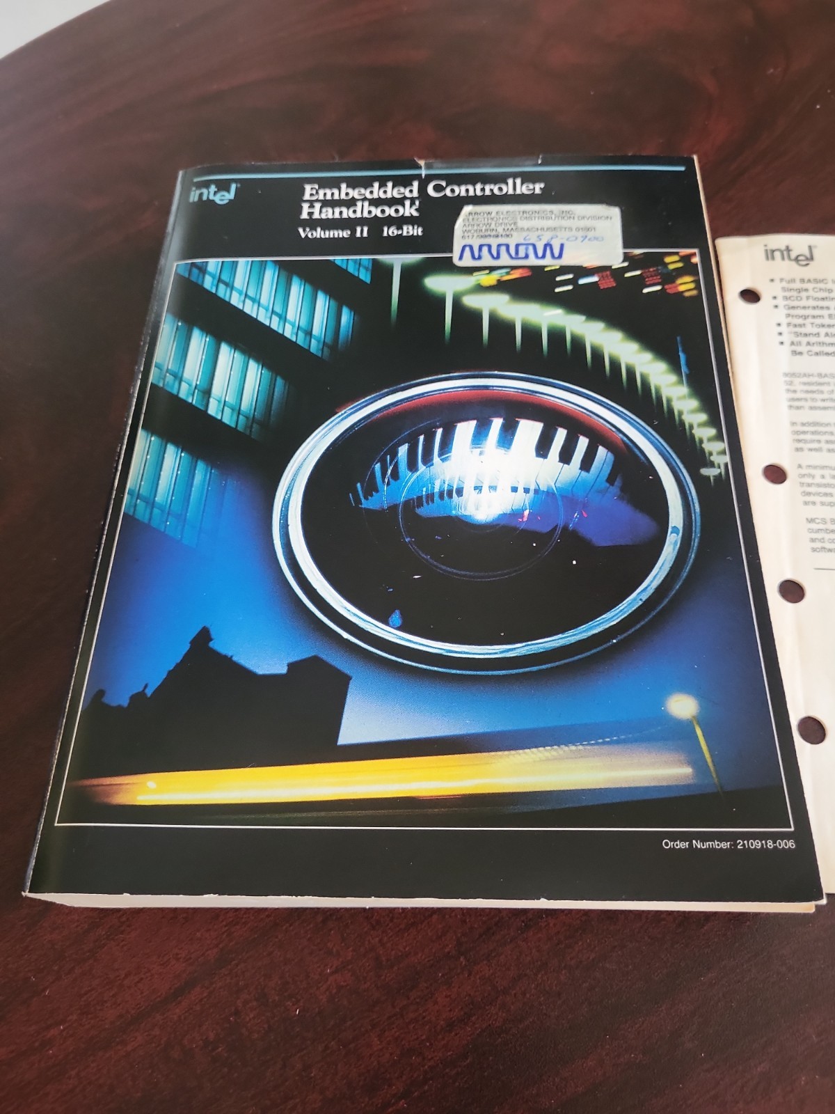 Vtg. INTEL Embedded Controller Handbook Volume 2 16-bit 1988 Edition
