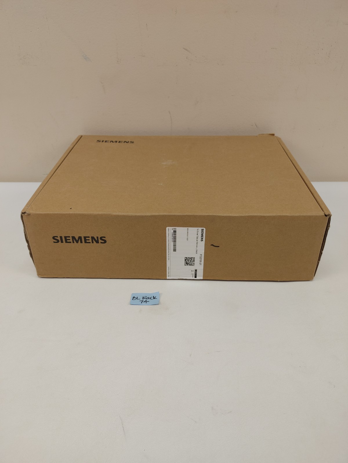Siemens FT2018-U1 16 Zone Tabular Annuc., Black S54433-A1-A1, Open box