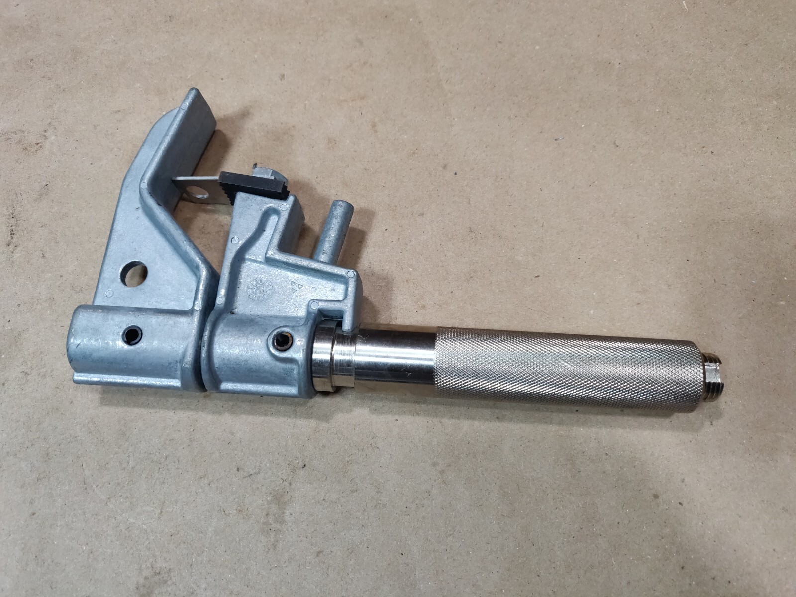 7402 Universal Outside Thread Chaser - Similar to OTC 7402 Thread Repair Tool...