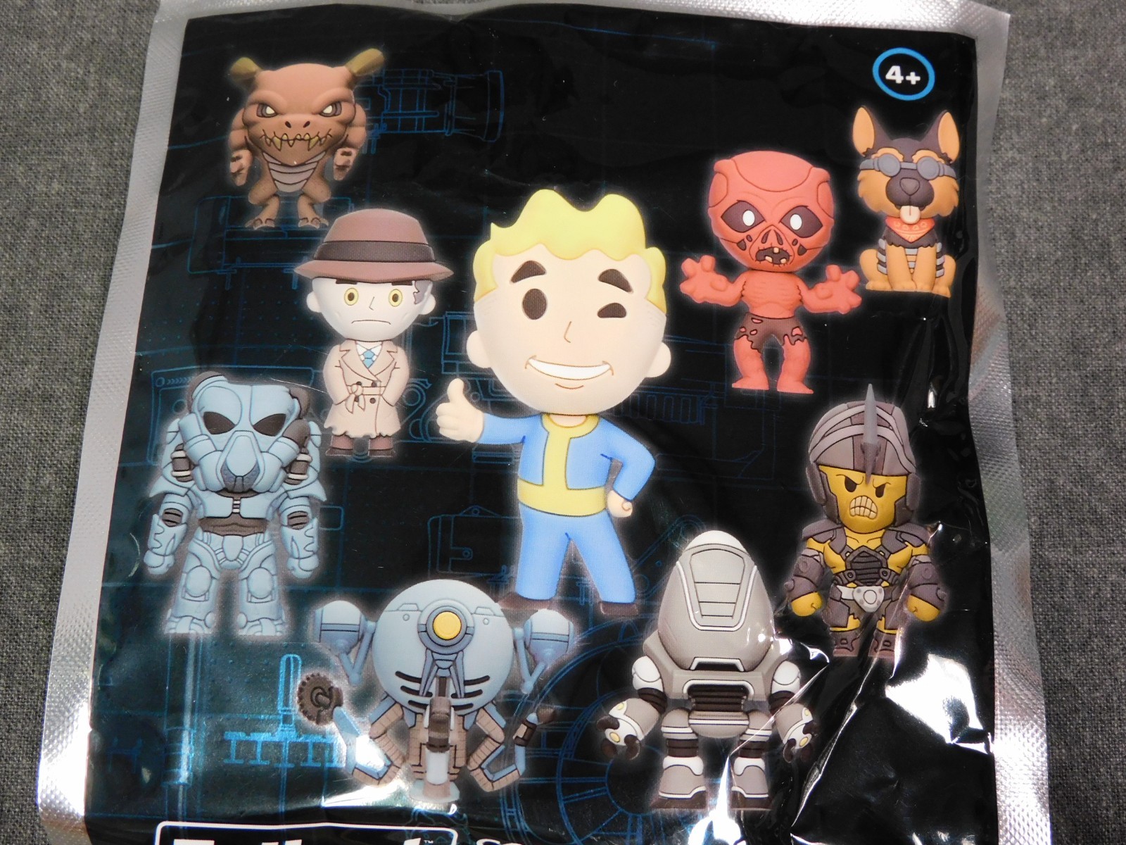 Fallout NEW * X-01 Clip * Blind Bag Series 1 Key Chain Monogram