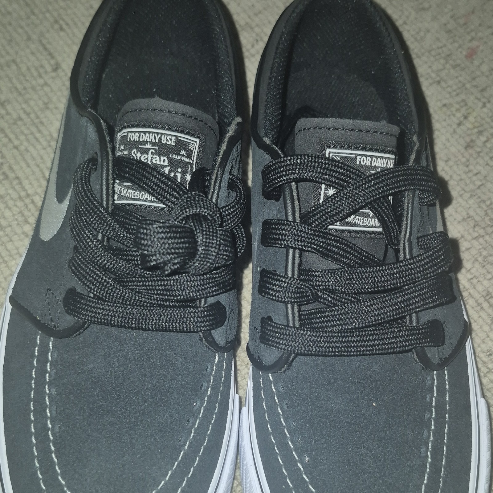 Nike SB Stefan Janoski Low Top Lace-Up Skateboarding Sneakers Gray Black White