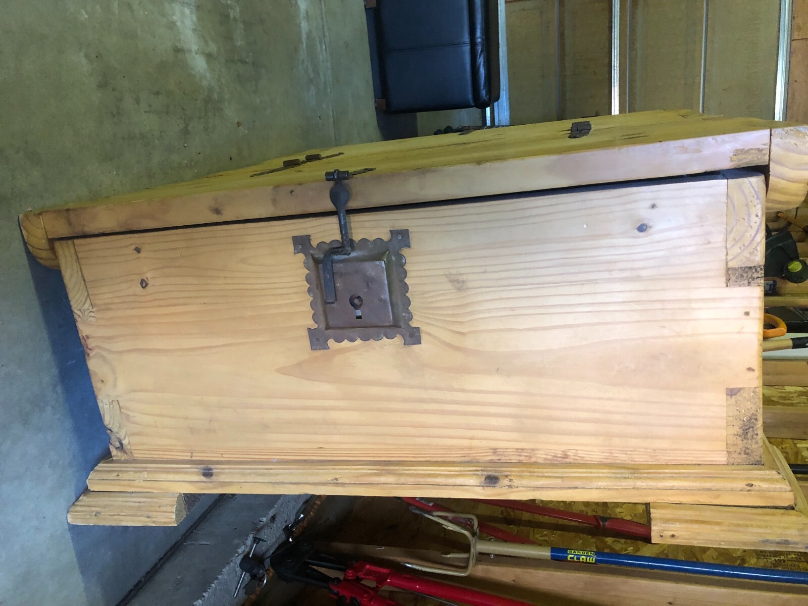Trunk Coffee Table Rustic Southwestern Look with plenty of Storage