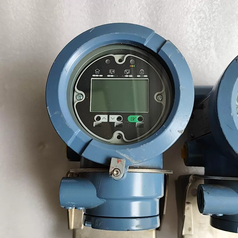 Micro Motion 1700R18ABFMZZZ Flow Sensor Used 1PCS
