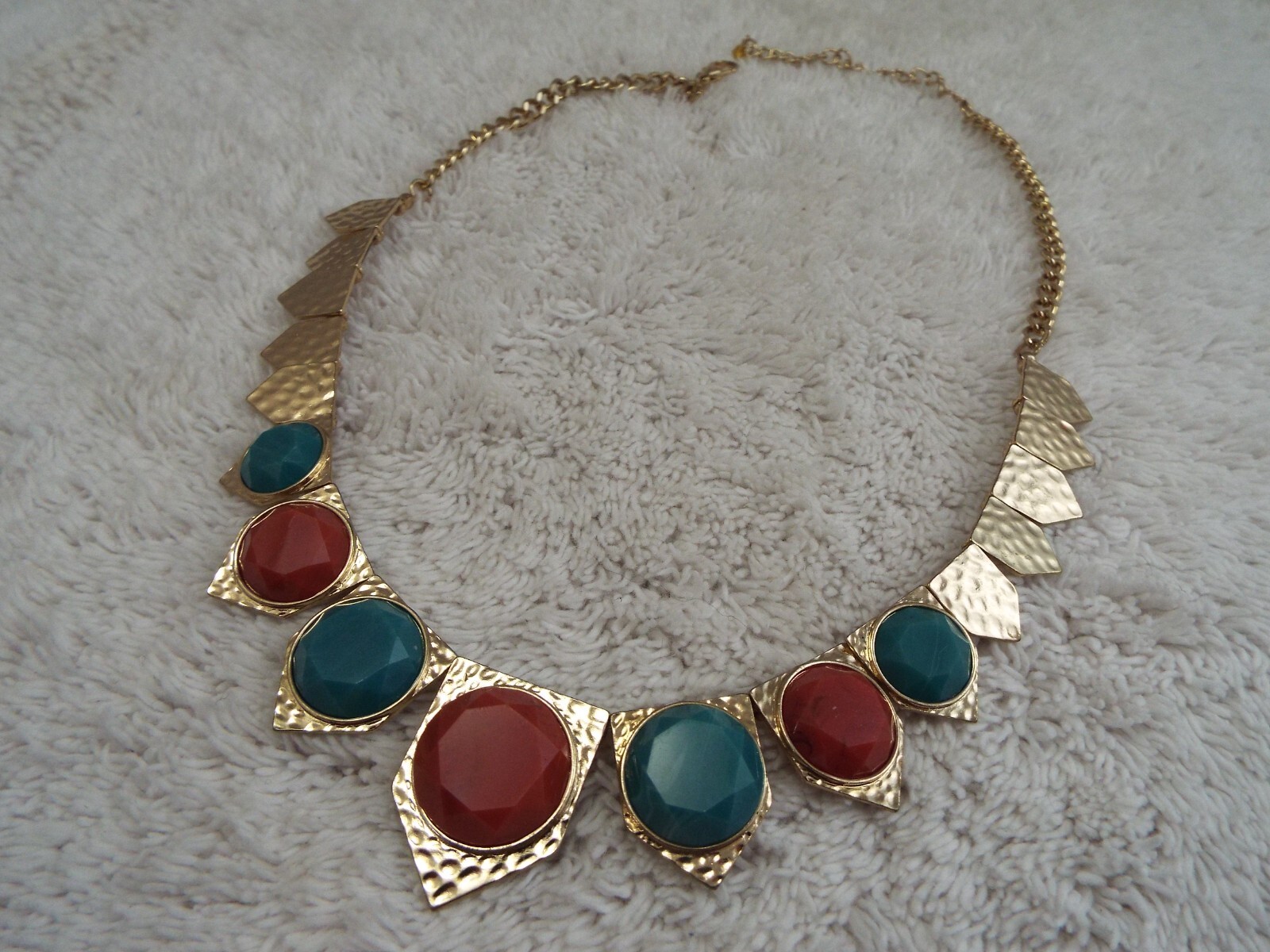 Goldtone Teal Russet Bead Scoop Necklace (B33)