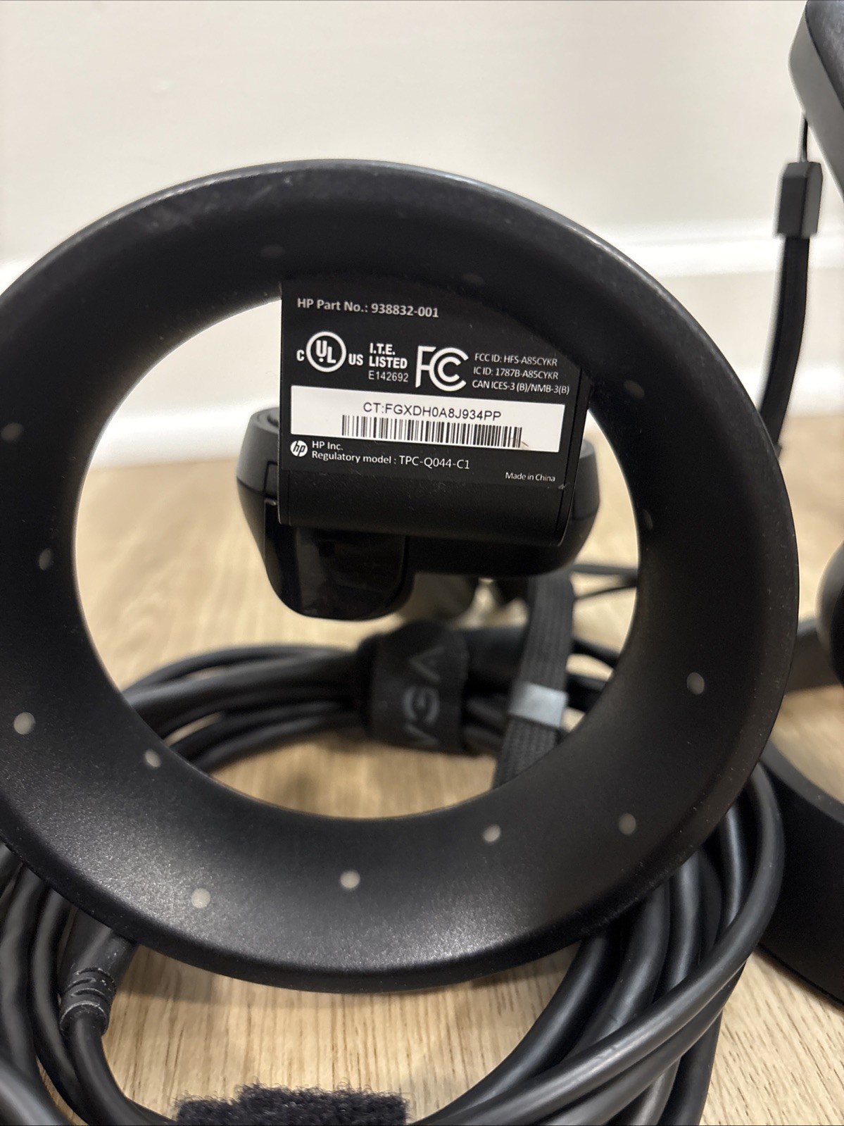 HP VR1000-100 Windows Mixed Reality Headset with Controllers, Black - See Pics