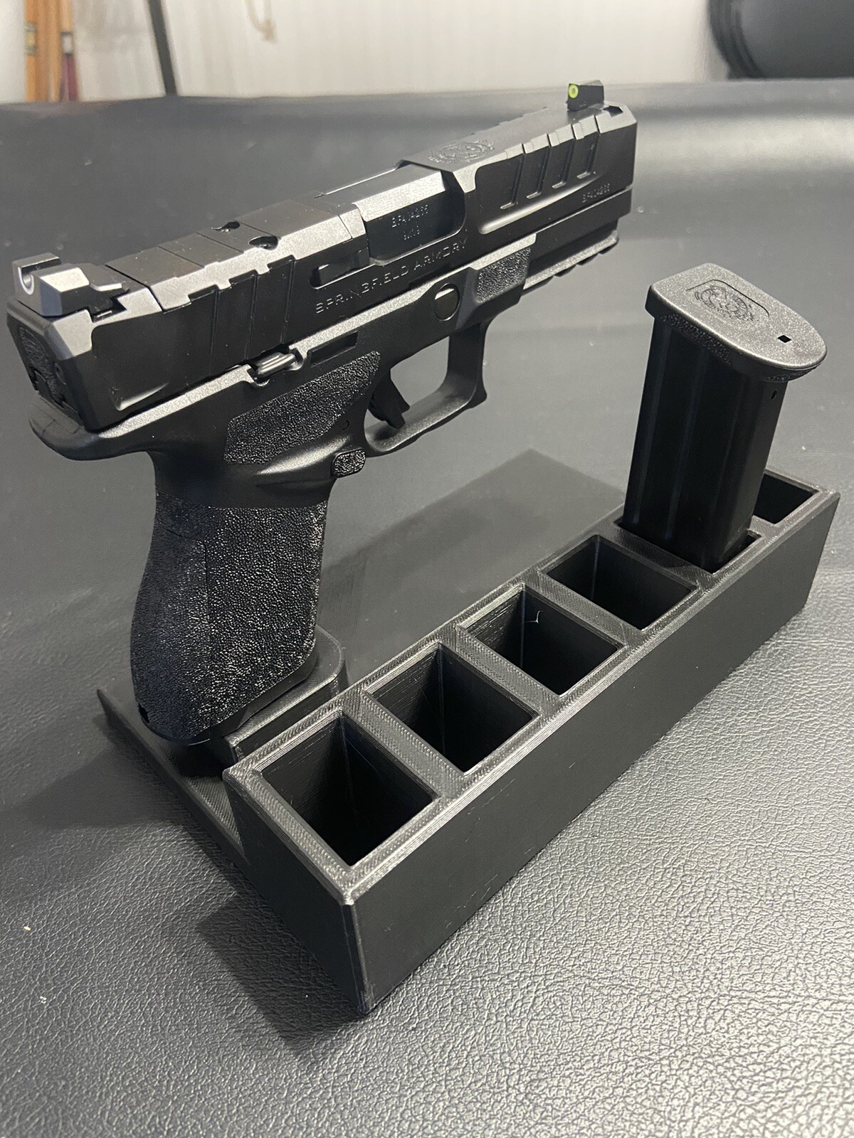 Springfield Echelon 4.0C , Echelon Gun Stand And Magazine Holder travmfg Black