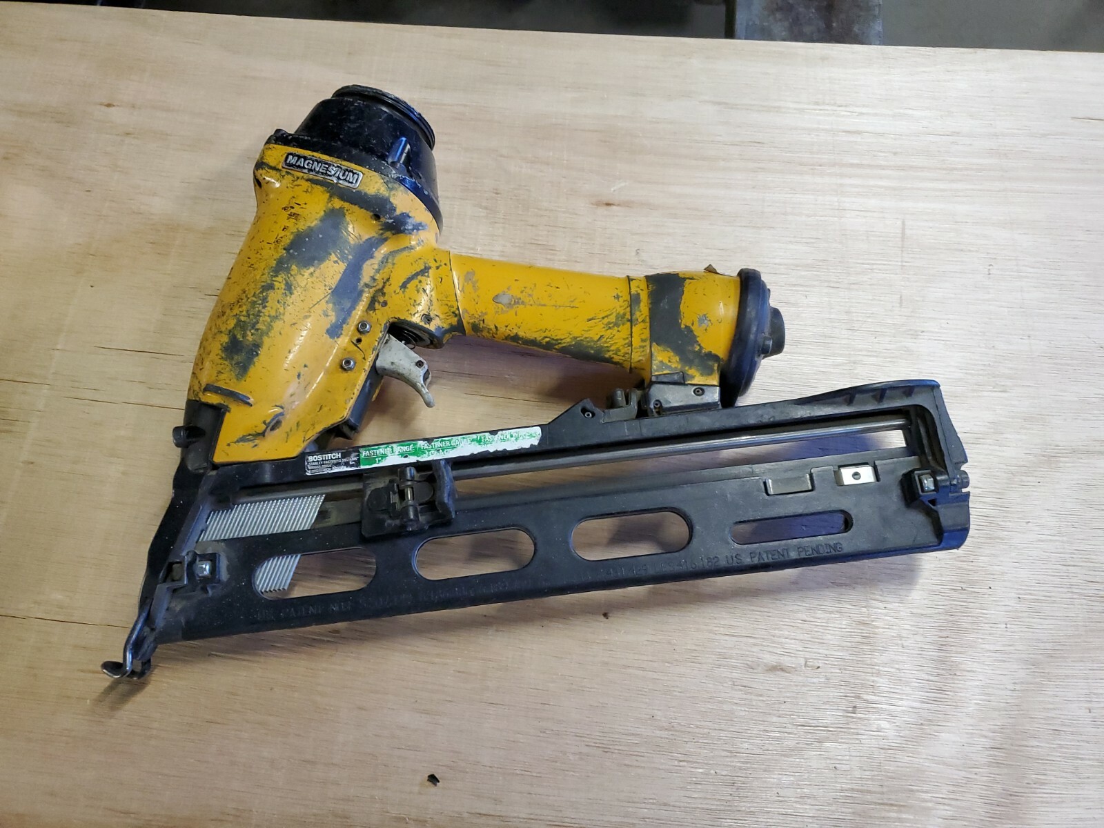 Stanley Bostitch N62FN ? Pneumatic Finish / Brad Nailer 15-Gauge