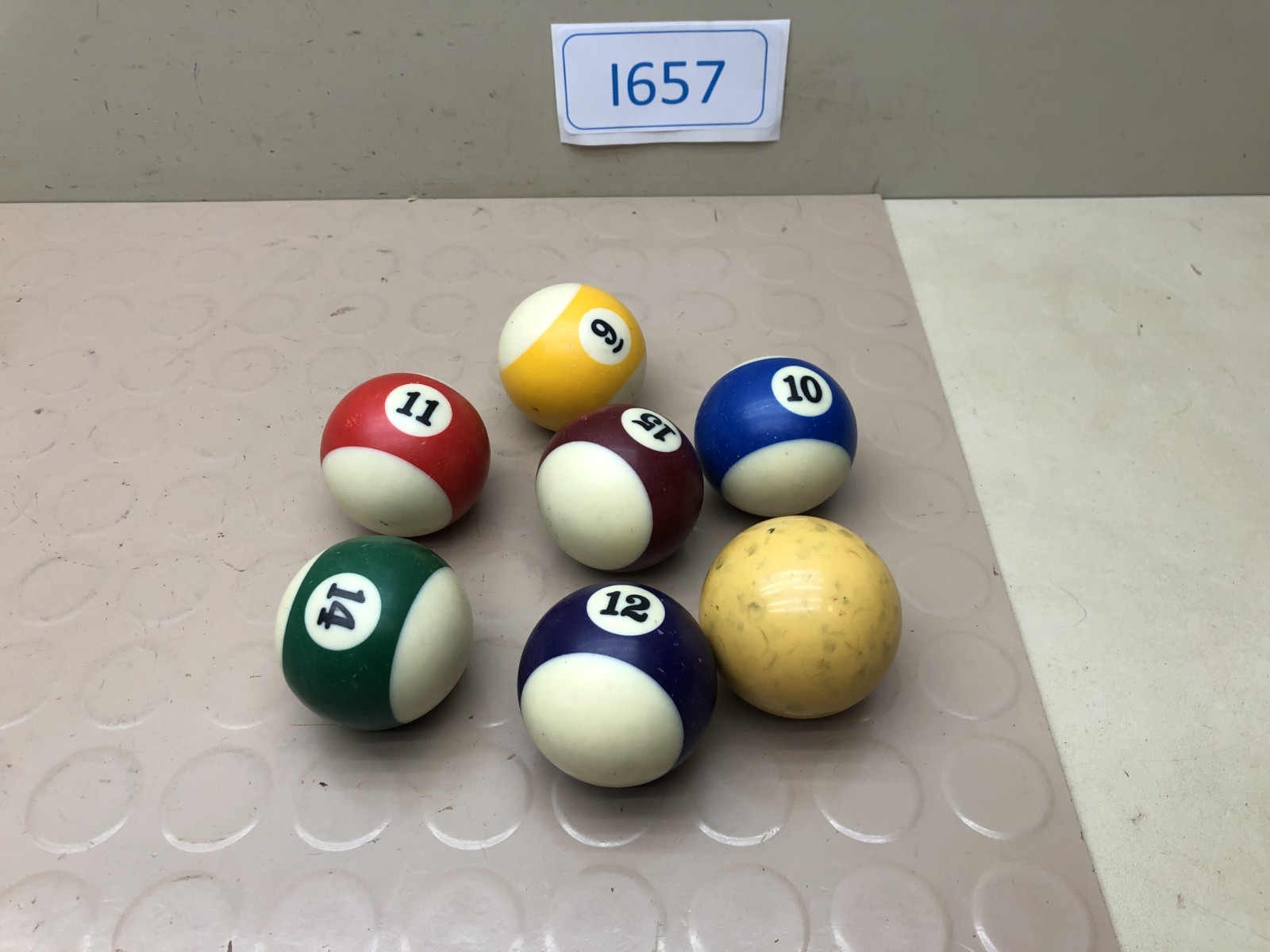 VINTAGE BILLIARD BALLS Lot -Pool Ball Replacements - Cue Ball Lot of 7
