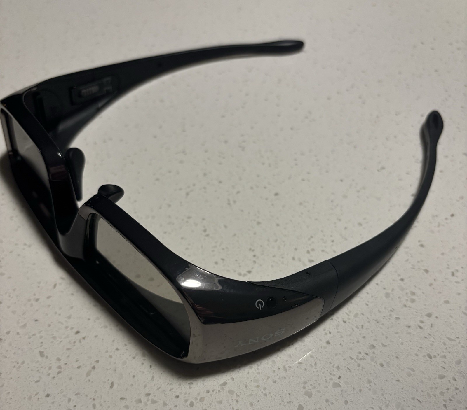 Sony TDG-BR100 3D active glasses, designed for use w Sony 3D TVs Model TDG-BR100