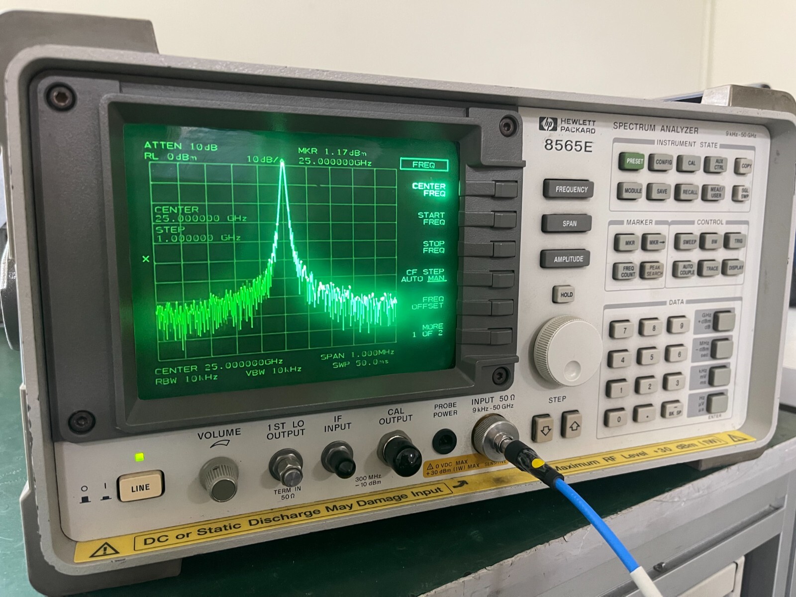 HP Agilent 8565E 9KHz - 50GHz Spectrum Analyzer w/ 85620A module_1259