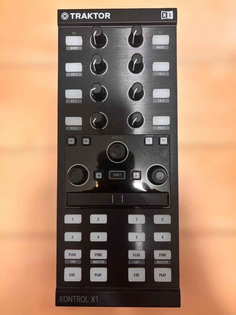 Native Instruments Traktor Kontrol X1 MK2 DJ Decks Effects Controller Boxed Test