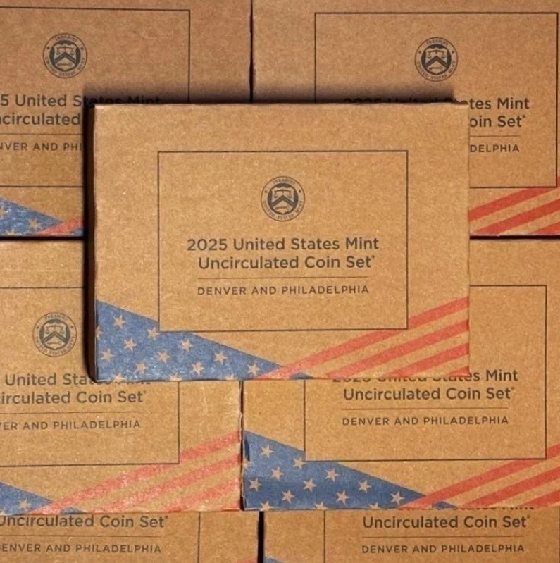 2025 Uncirculated US Mint Set Coin Set Philadelphia & Denver - Sealed In Box %