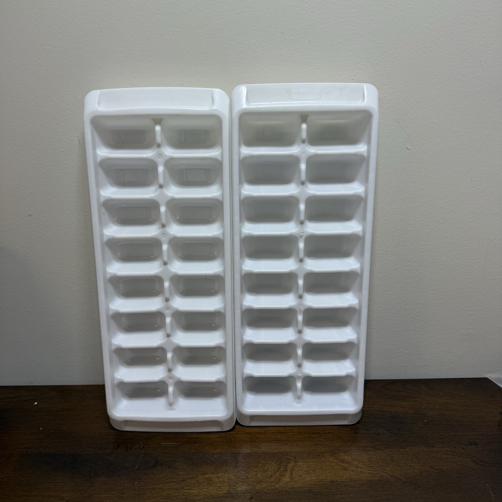 RUBBERMAID Easy Release Ice Cube Trays, 2-Pack 2867