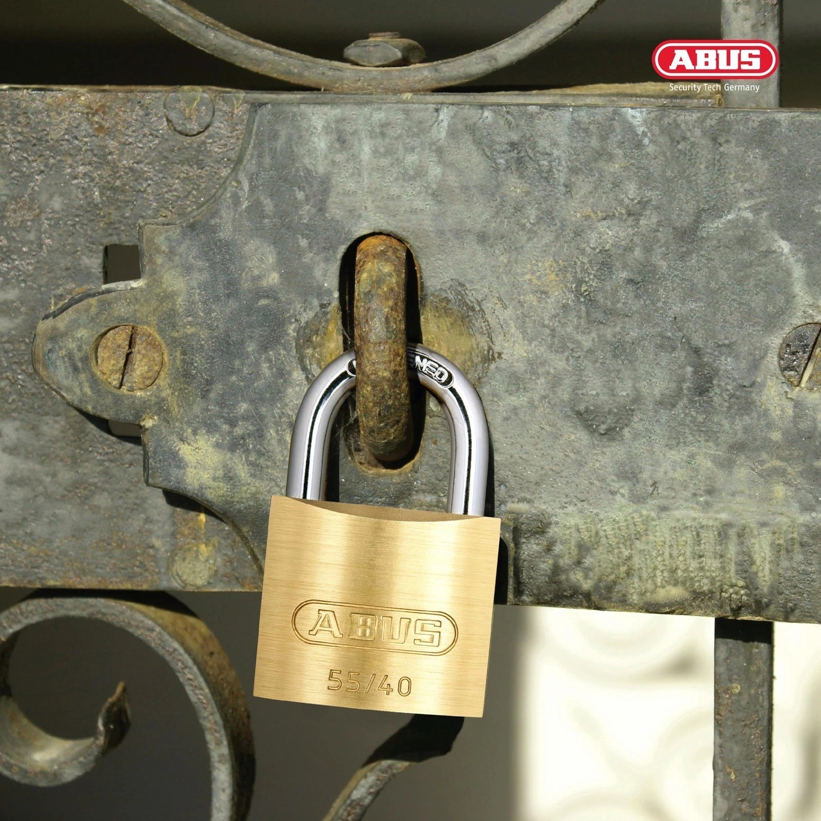 ABUS 55/40 Solid Brass Padlock with Hardened Steel Shackle, Keyed Different