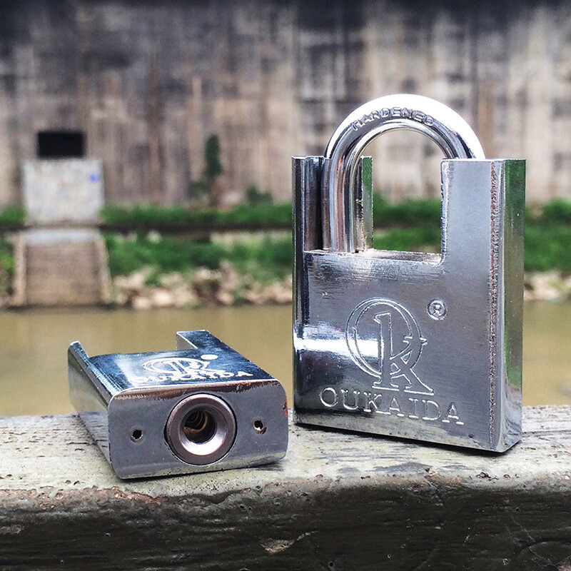 Keyed Padlock Waterproof Antirust Padlock Anti-Theft Locks Pry Door Window Locks