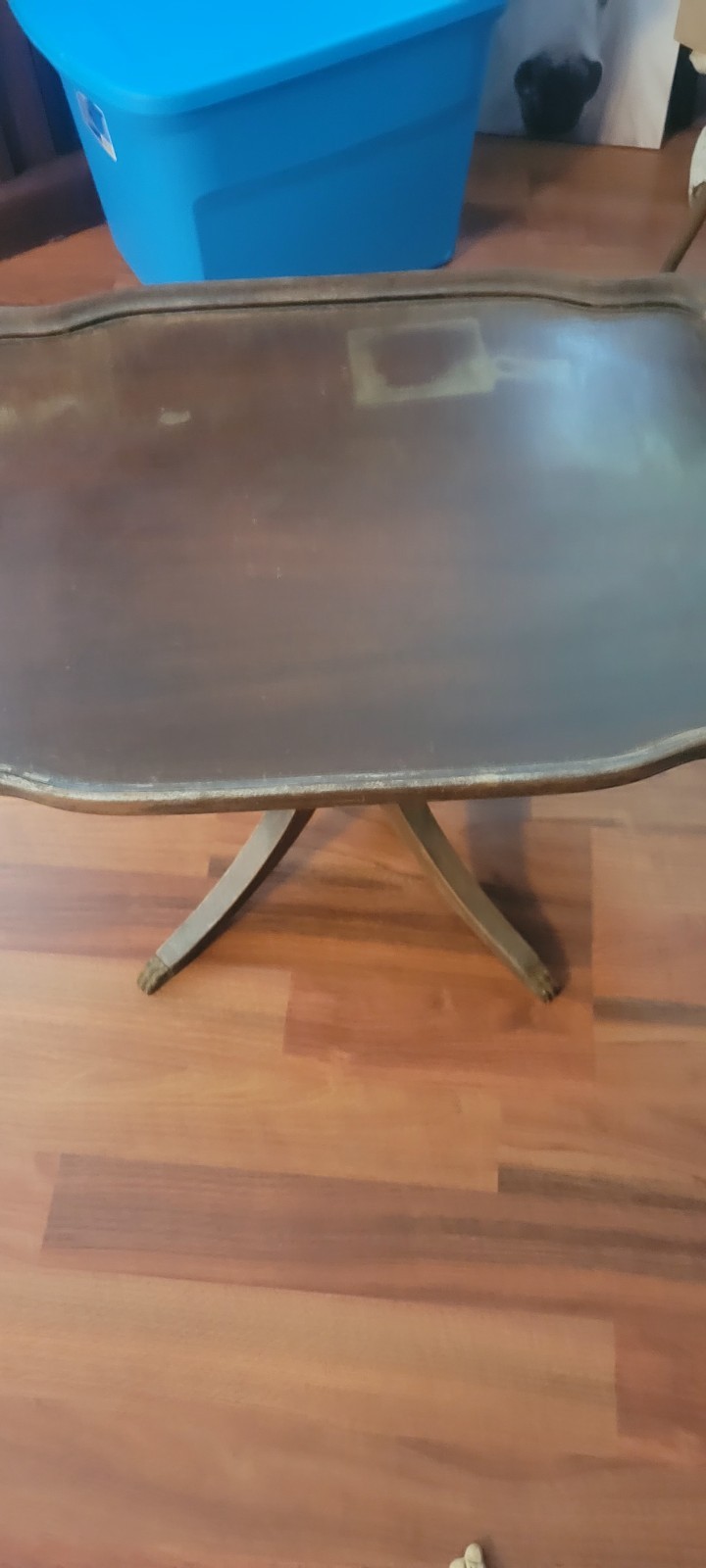 Kittinger Mahogany Reproduction Pedestal Side/End Table, Scalloped Edge Top