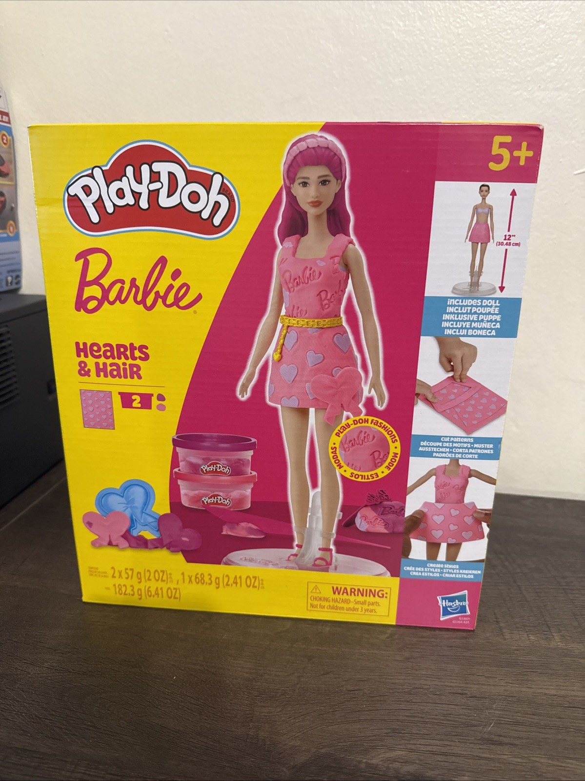 PLAY-DOH BARBIE HEARTS & HAIR-DOLL INCLUDED. NEW