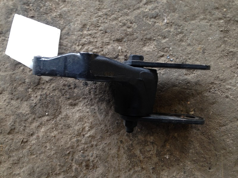 2015 Freightliner Cascadia Suspension Bracket A1614019002 (641-11426)