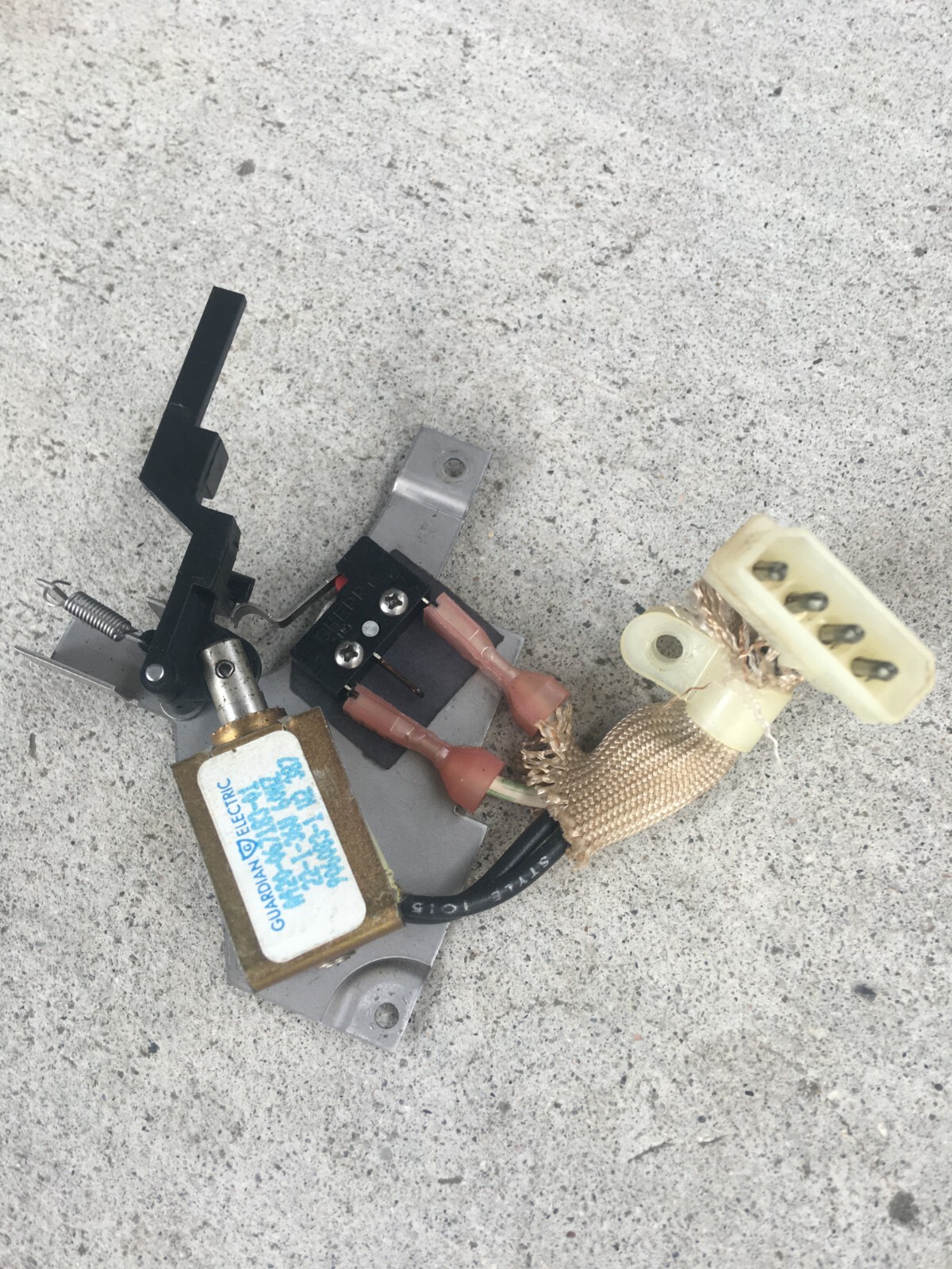 COINCO CT48 soda vending machine VEND SOLENOID ASSEMBLY