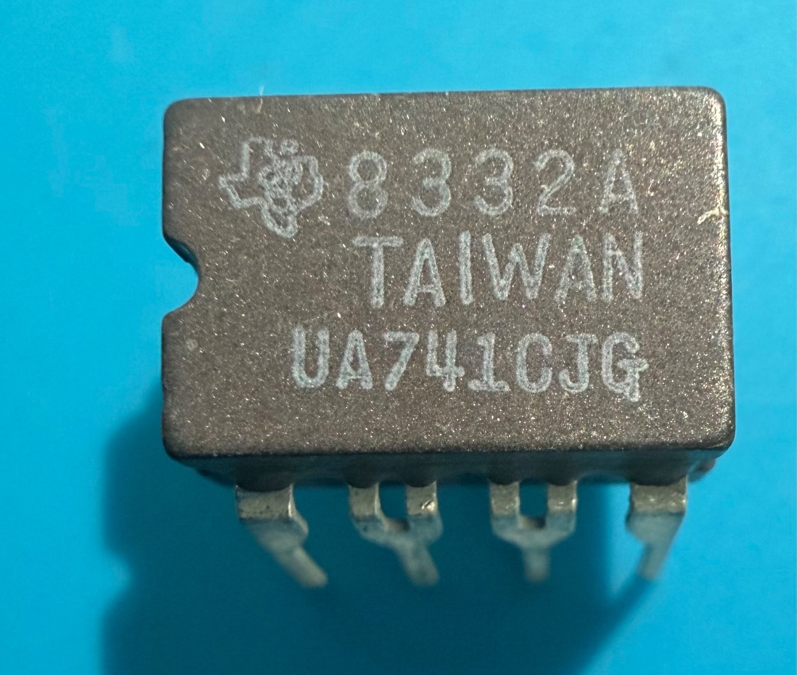 Texas Instruments UA741CJG Integrated Circuit