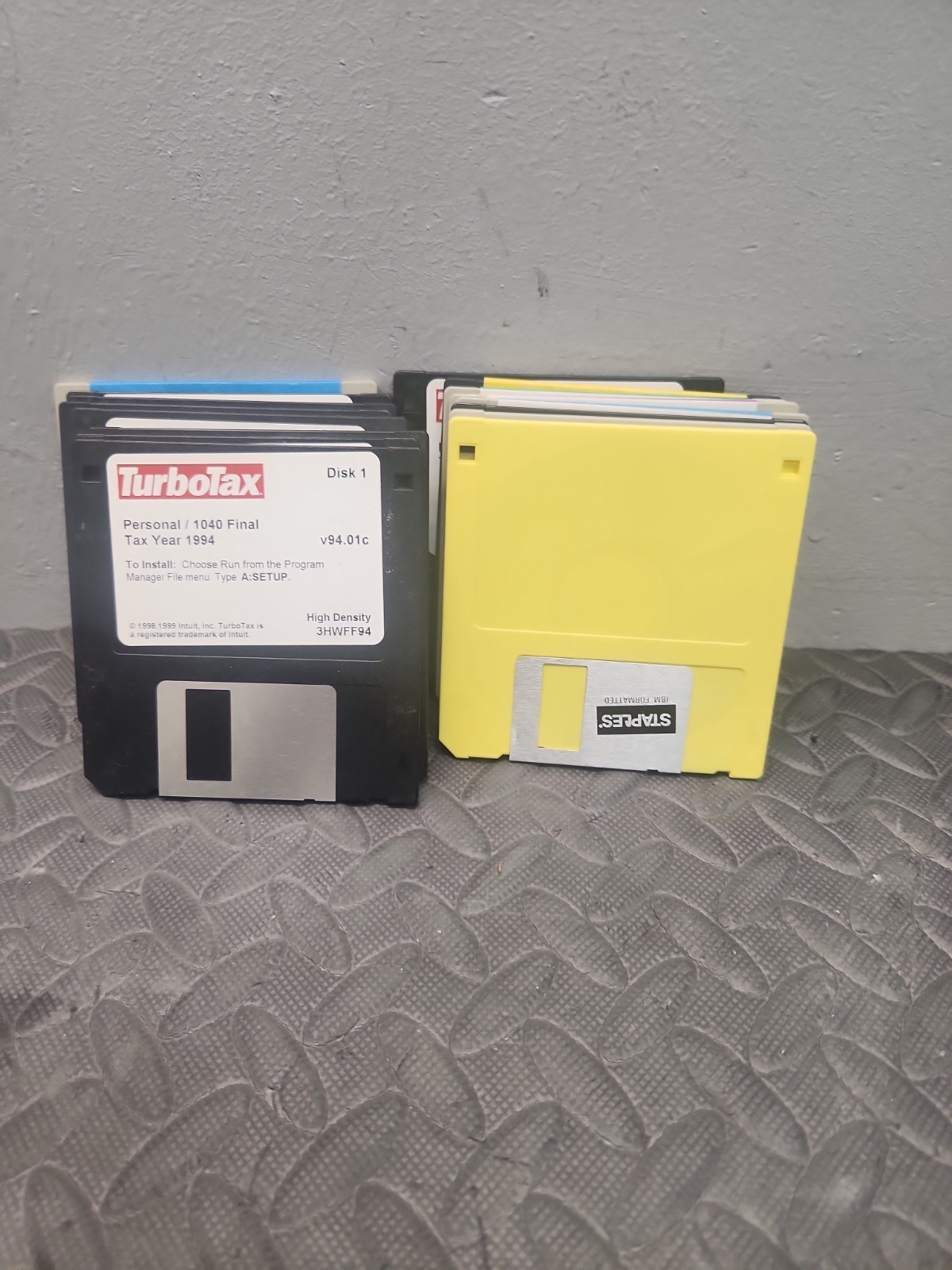 Lot of 15 Vintage  Windows Floppy Disks 2.5