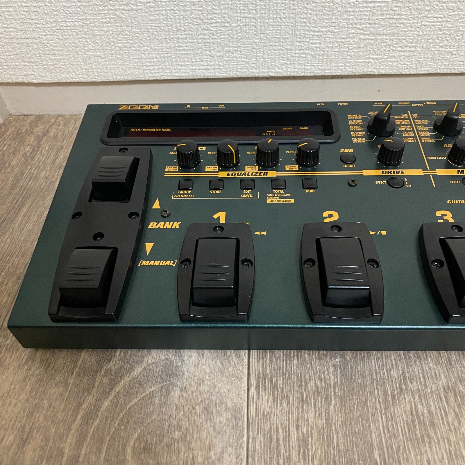 ZOOM GFX-8 Multi-Effector Multi-Effects Processor Used Shipping From Japan