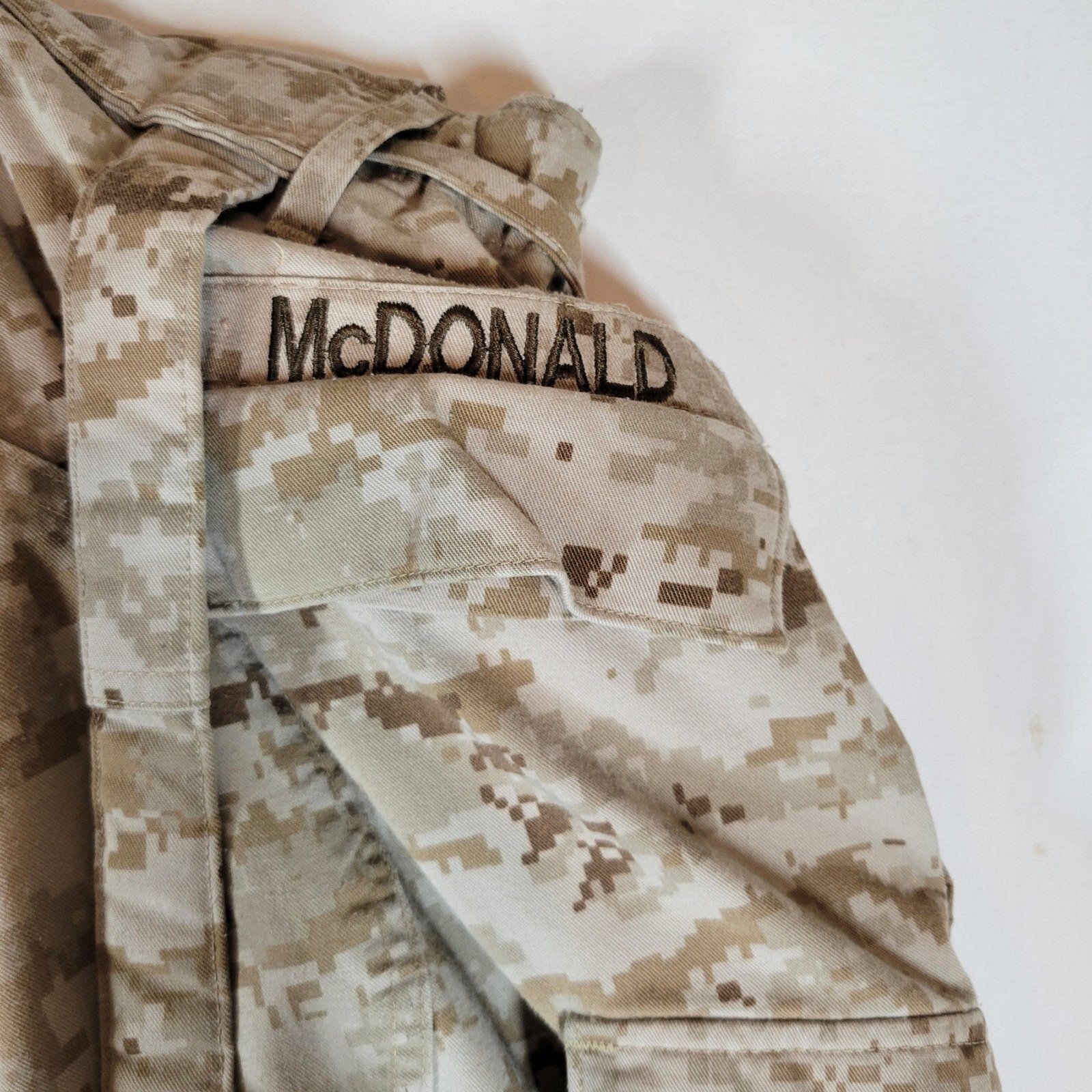 US Navy Camouflage Backpack – Magnetic Closure – Excellent Condition – Tactical