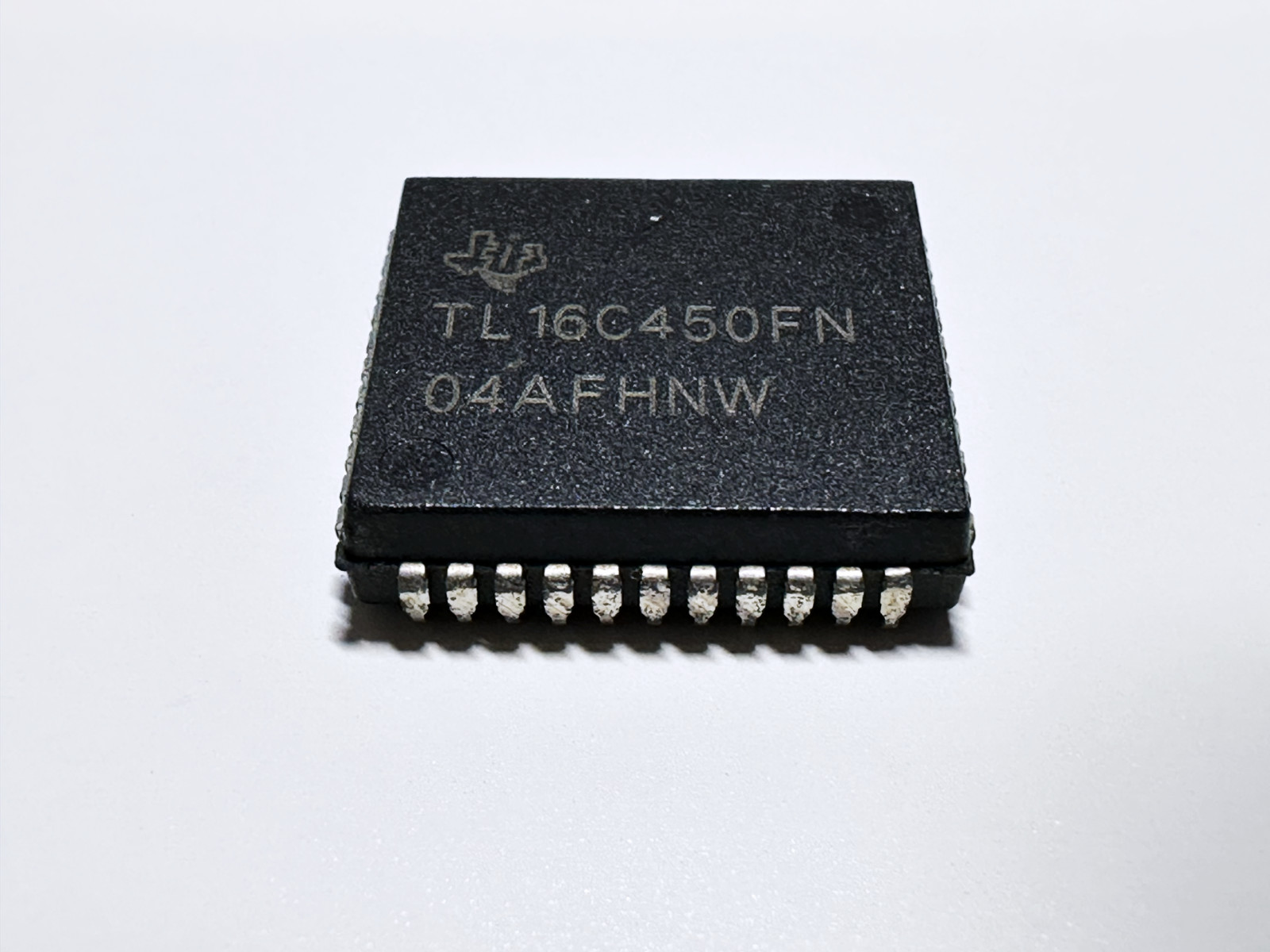1X TL16C450FN Texas Instruments Single UART Without FIFO PLCC-44