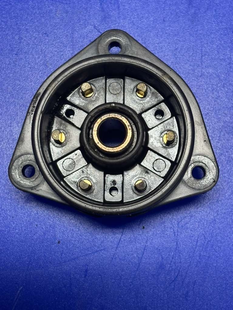 20 - 200 Series 6 Cylinder Distributor Block
