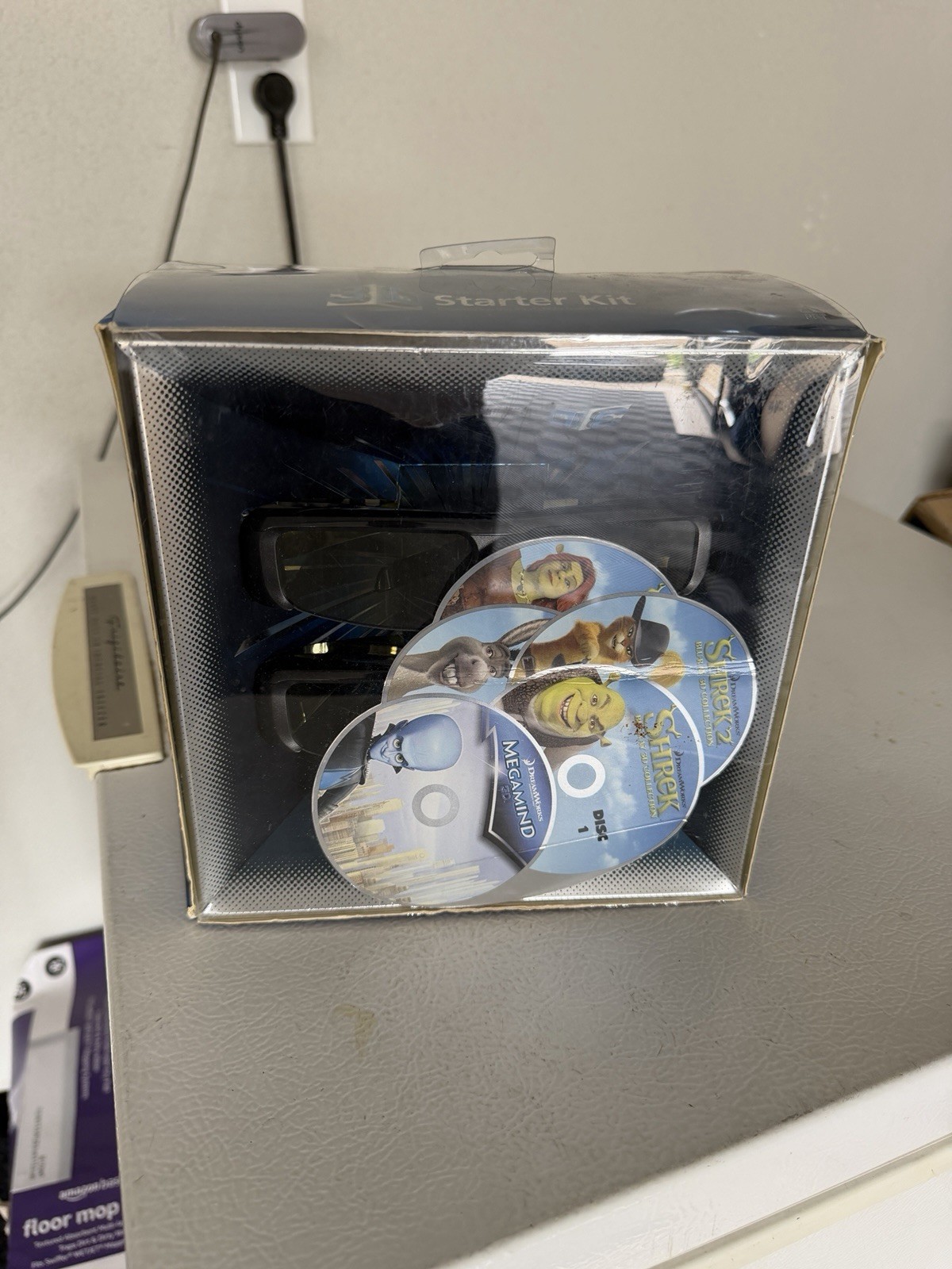Samsung 3D Glasses Starter Kit [SSG-3100GB] w/Shrek 1-4, & Megamind 3D Blu-Ray