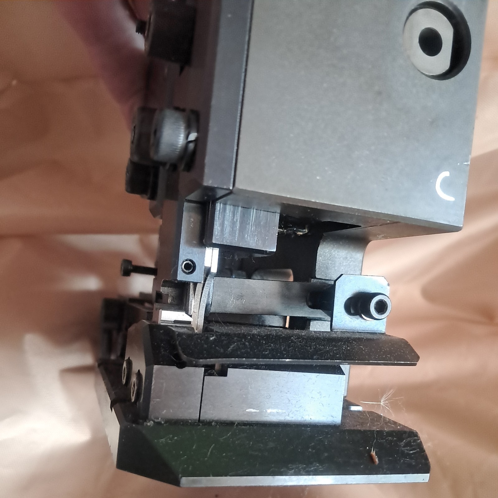 Hirose HRS DF11-225 Applicator wire crimping tool