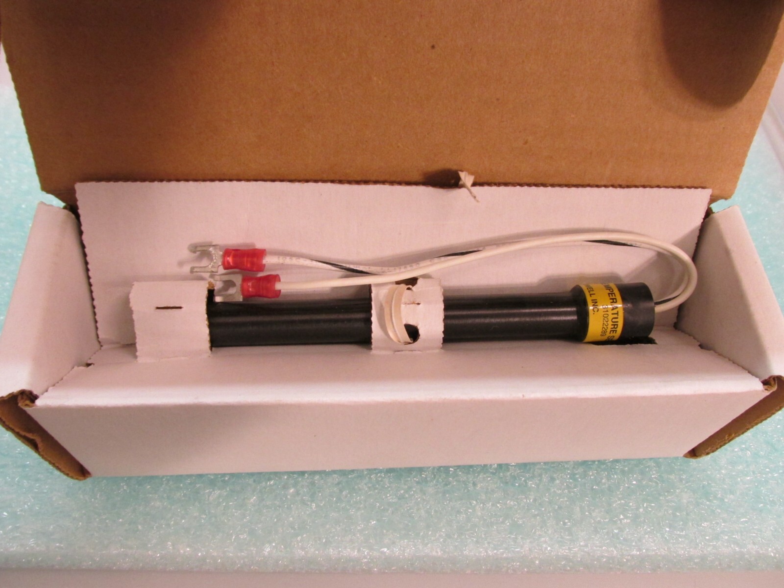 NEW Honeywell 31022289 Meredian Temperature Sensor Fast Tracked Shipping
