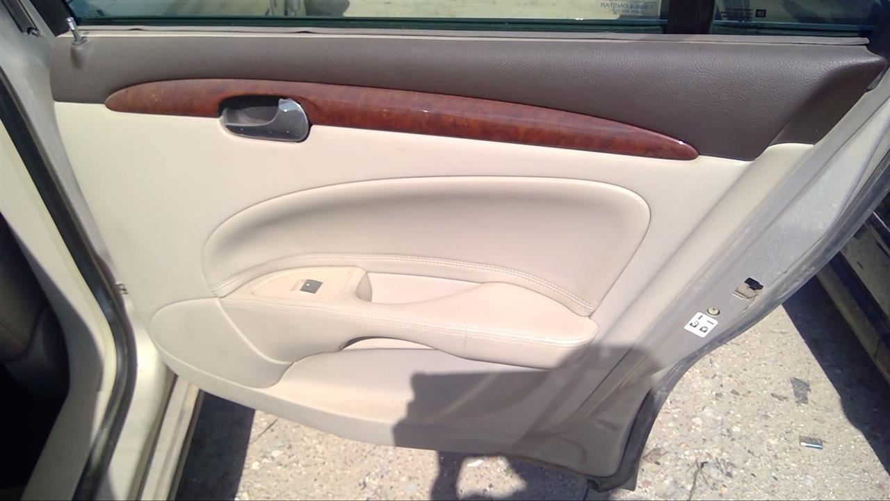 Audio Equipment Radio AM-FM-CD-MP3 Opt US8 Fits 06 LUCERNE 931515