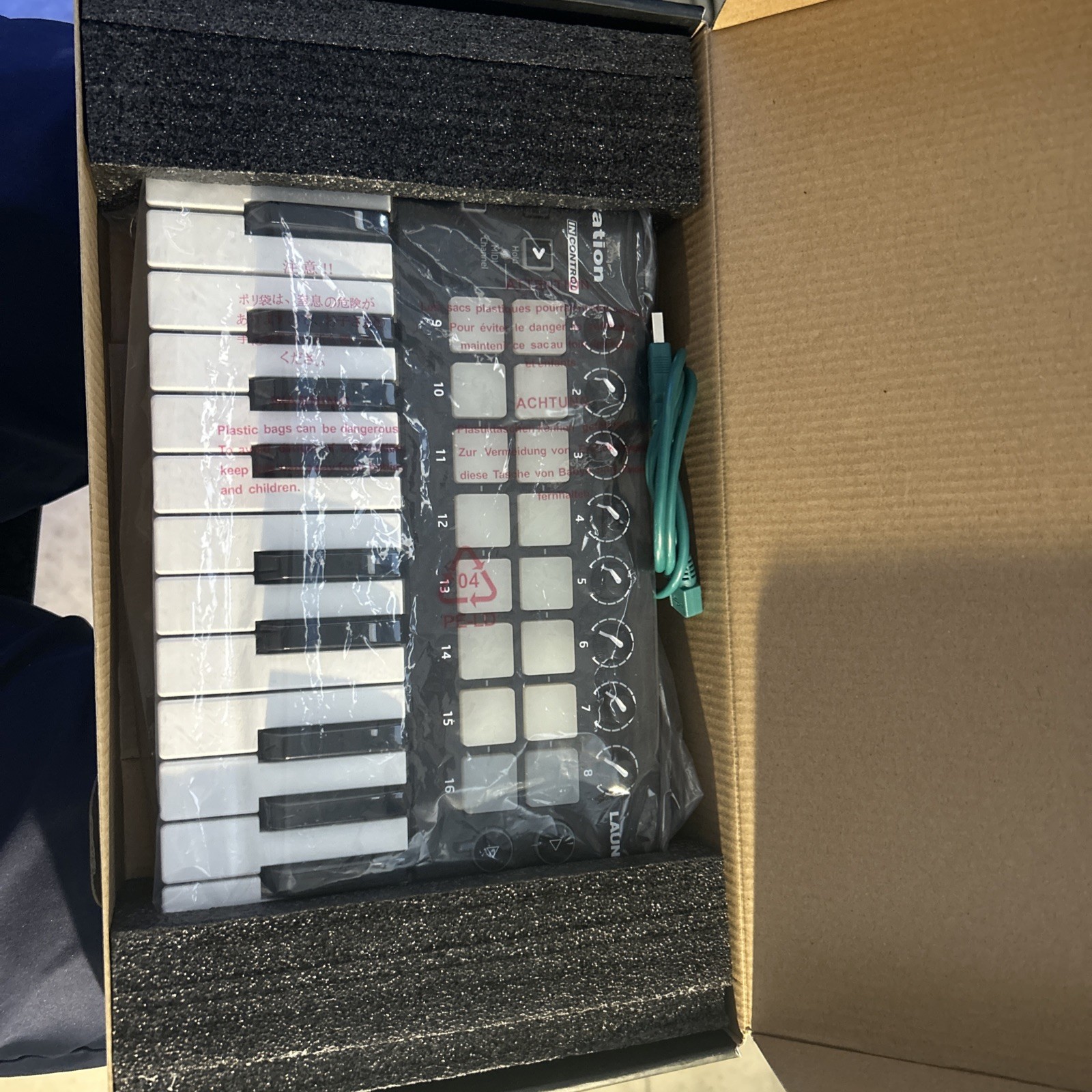 Novation Launchkey MINI MK2 Keyboard Controller NOVLKMIN2