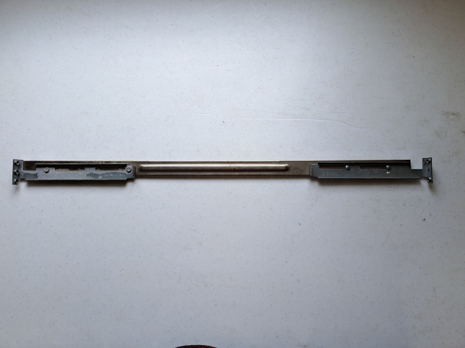 Used Generic PowerEdge 1850 1U Mount Rail, LEFT side, Part #H7077, Ships FREE!