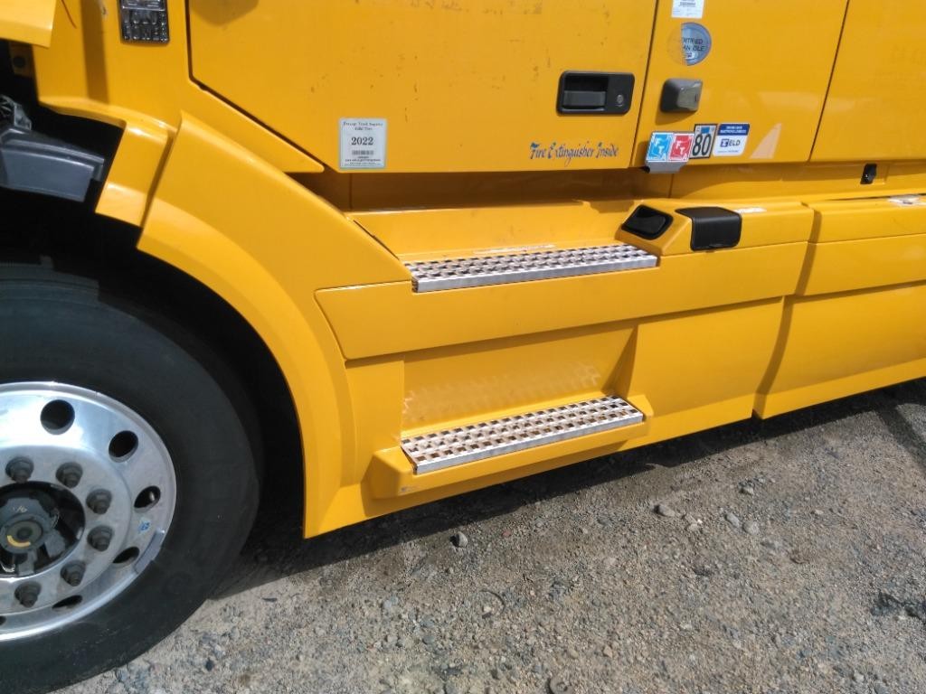For 2016 VOLVO VNL SIDE FAIRING Left ,  GA