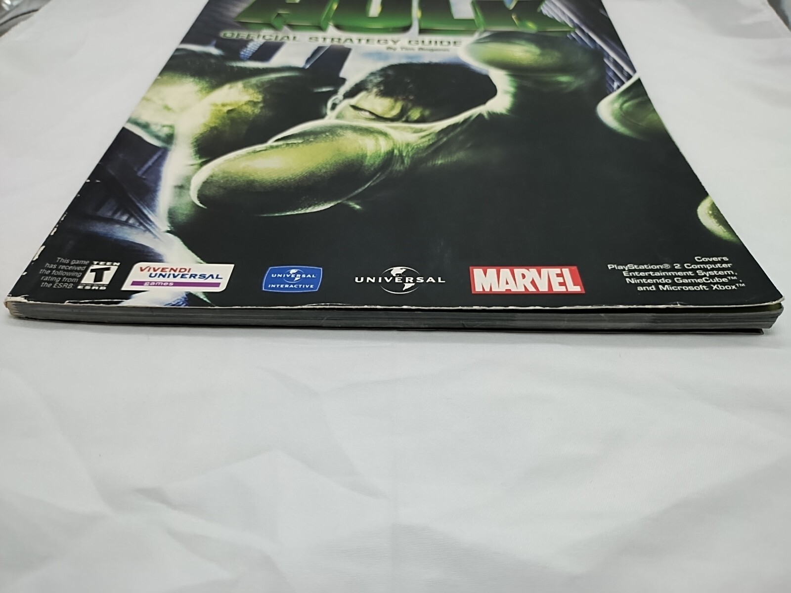 Hulk Official Strategy Guide Book With Poster Insert