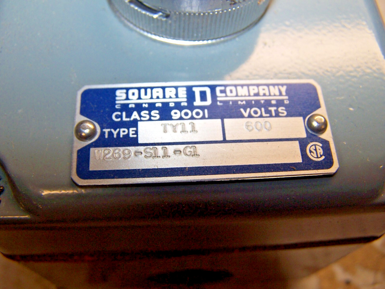 NEW SQUARE D BLACK START ENCLOSED PUSH BUTTON OPERATOR 9001 TY11