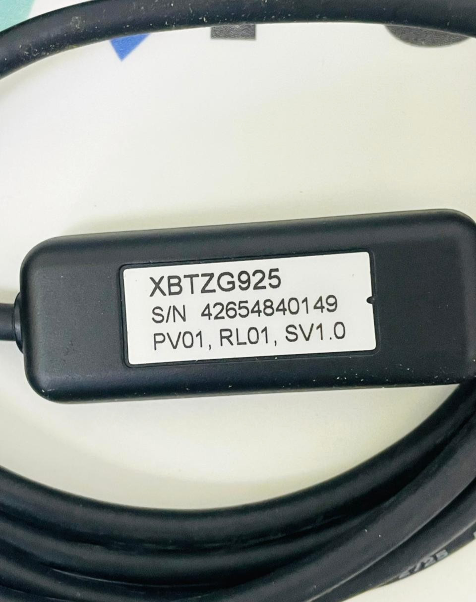 SCHNEIDER ELECTRIC XBTZG925 Connecting Cable
