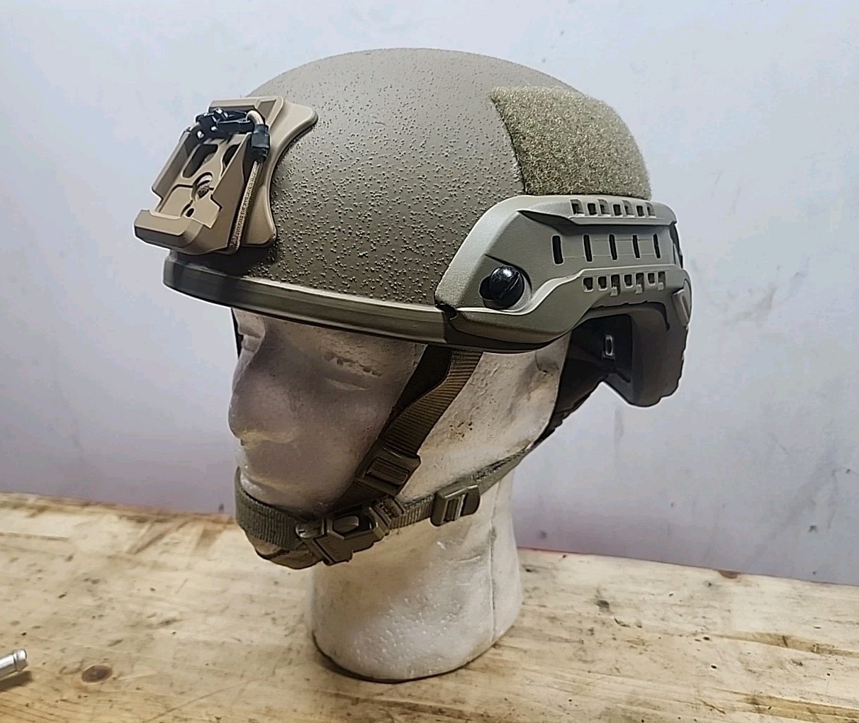 USMC GENTEX HELMET, HIGH CUT, SIZE LARGE