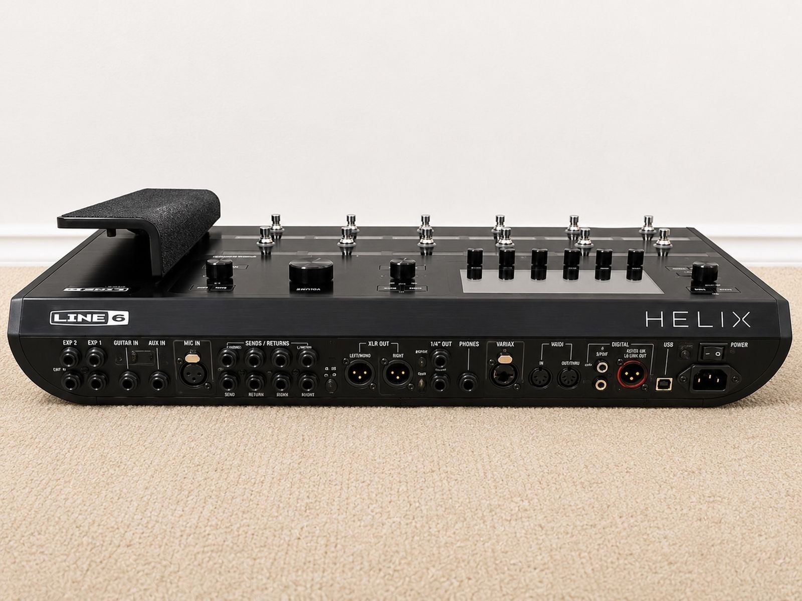 Line 6 Helix Floor Guitar Multi-Effects Processor w/ Backpack – Mint!