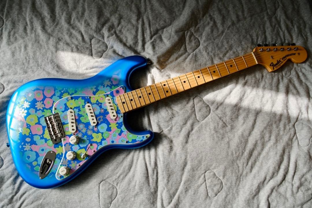 Fender Japan Stratocaster Blue Flower