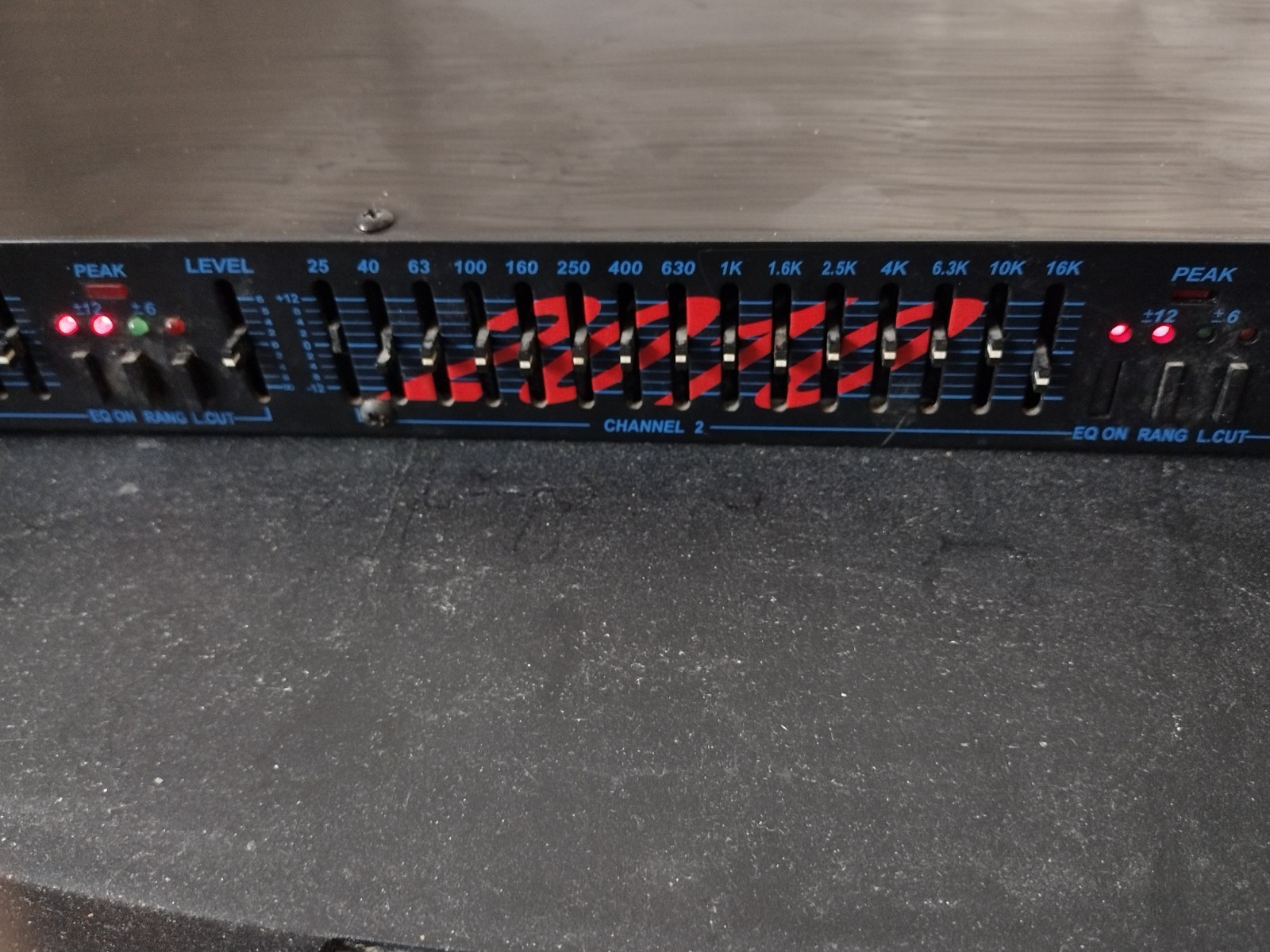 GLi GQ2010 Dual 15 Graphic Equalizer