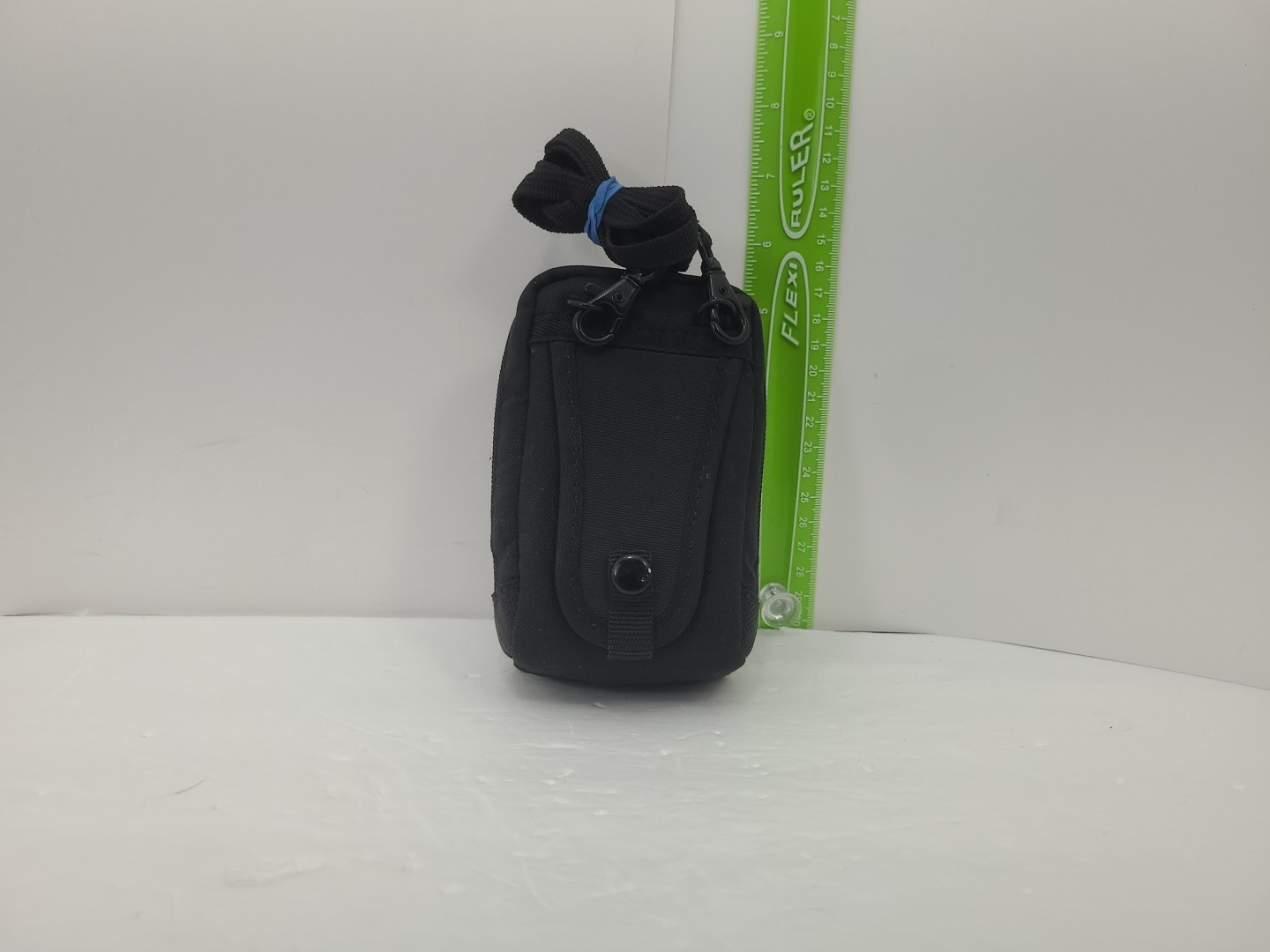 Pearstone Onyx 220 Camera Pouch (4.5 x 2.7 x 1.8", Black)