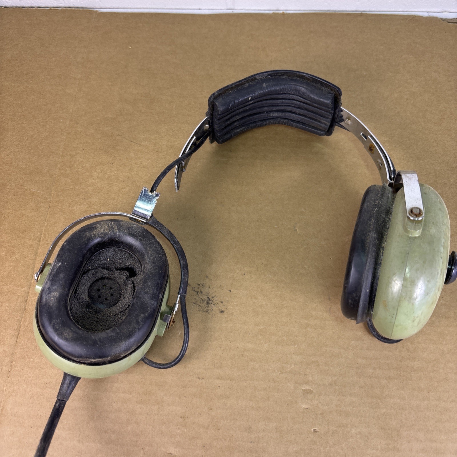 VTG David Clark Model:H5030 Vintage Headset BROKEN/DAMAGED NO PLUG