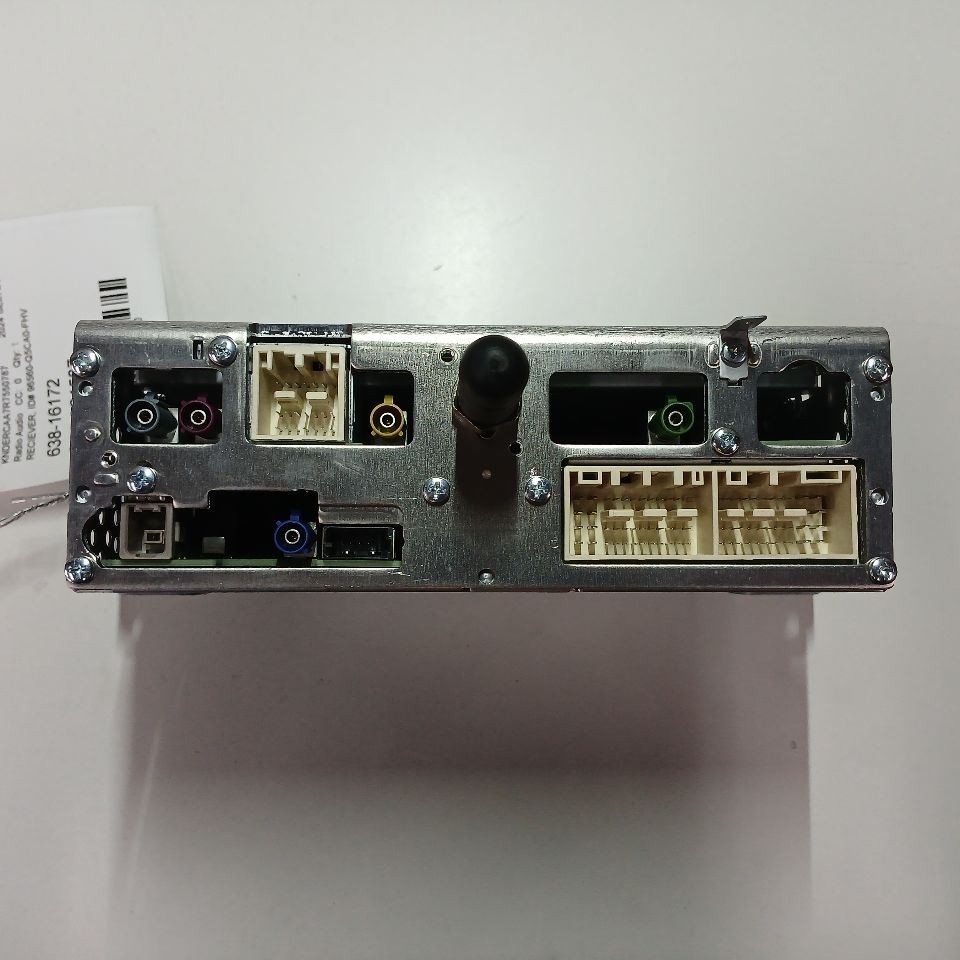 Audio Equipment Radio Display And Receiver US Market Fits 24-25 SELTOS 211250